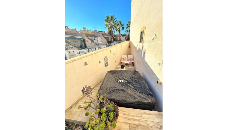 Resale - Semi-Detached - Villamartín