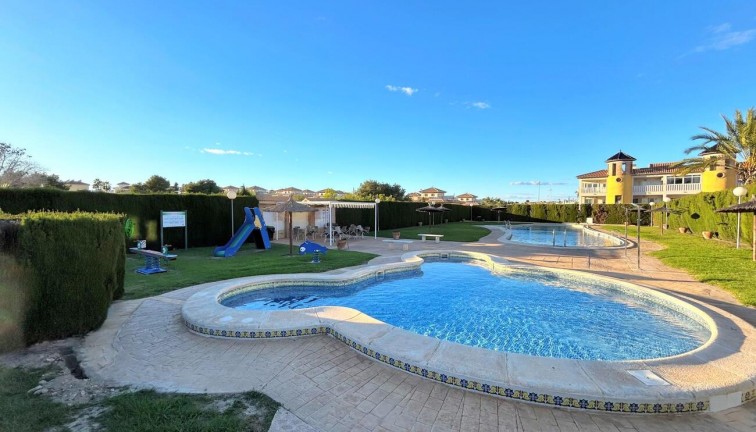 Resale - Semi-Detached - Villamartín