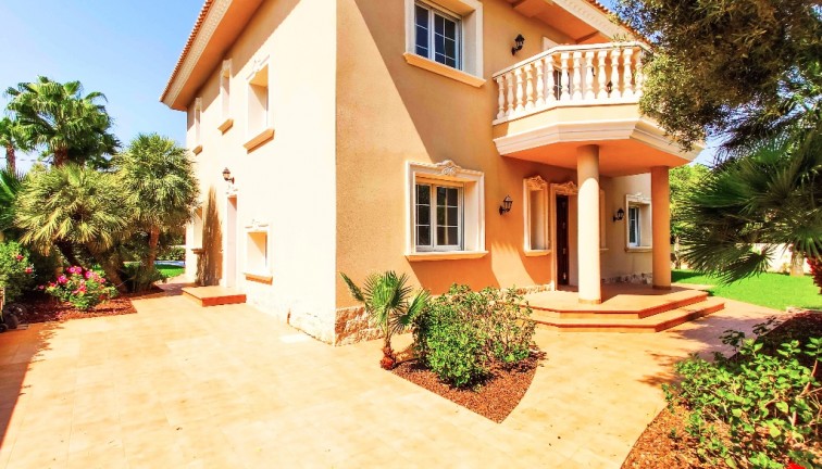 New Build - Chalet - Cabo Roig