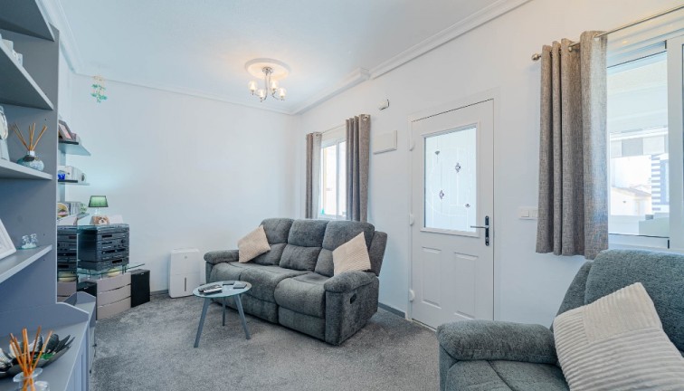 Jälleenmyynti - Erillistalo - Orihuela Costa - Los Altos