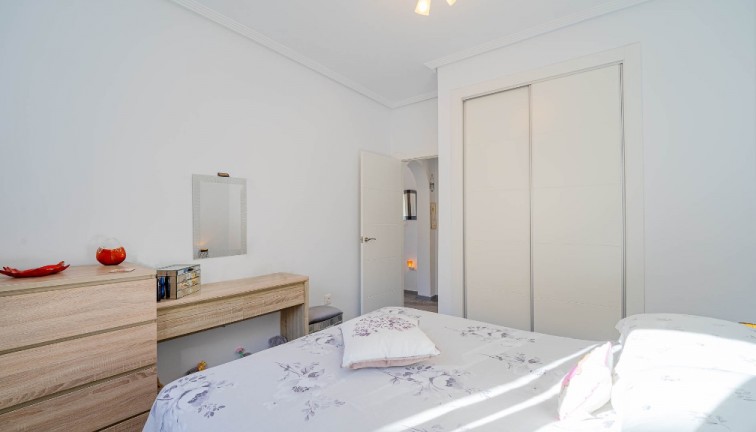 Jälleenmyynti - Erillistalo - Orihuela Costa - Los Altos