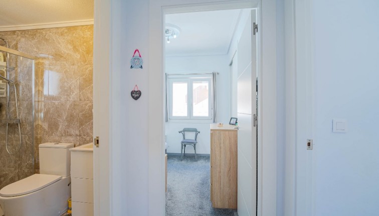 Jälleenmyynti - Erillistalo - Orihuela Costa - Los Altos