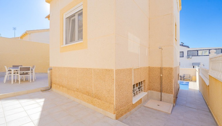 Jälleenmyynti - Erillistalo - Orihuela Costa - Los Altos