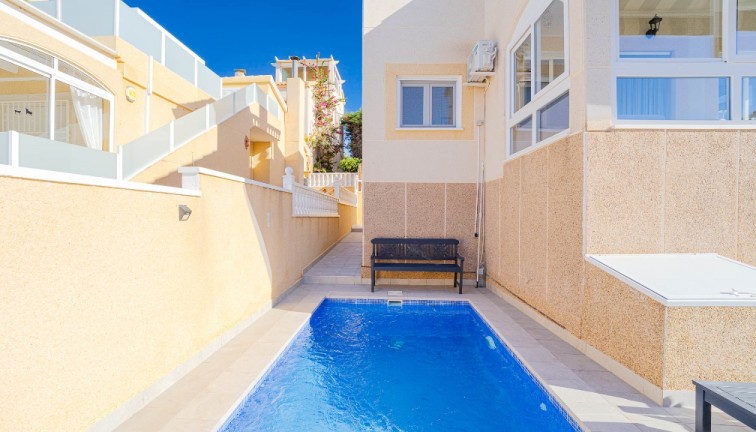 Jälleenmyynti - Erillistalo - Orihuela Costa - Los Altos