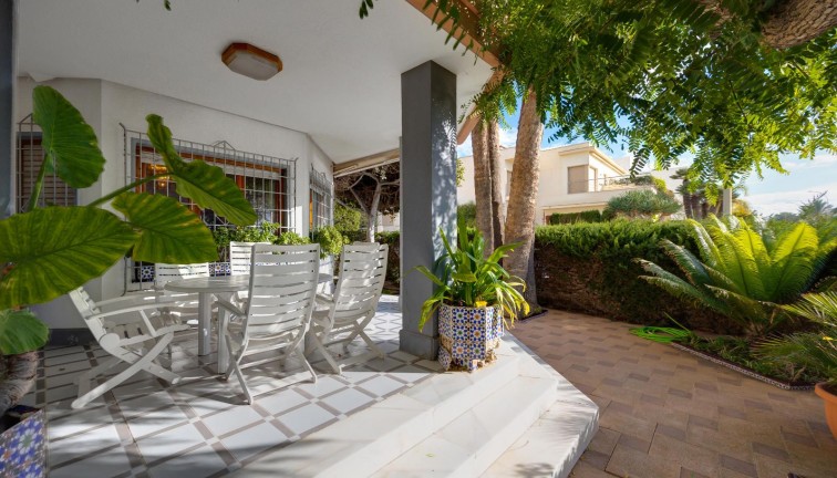 Resale - Chalet - Santa Pola