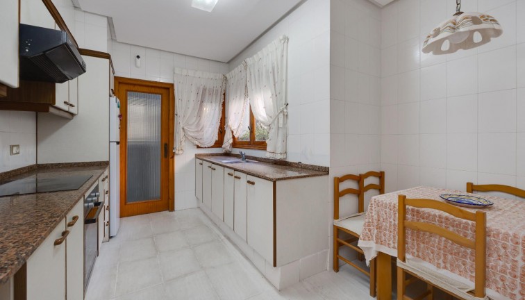 Resale - Chalet - Santa Pola