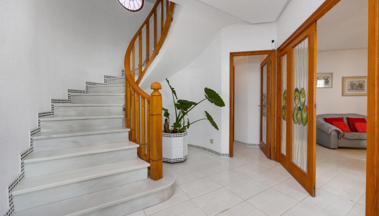 Resale - Chalet - Santa Pola