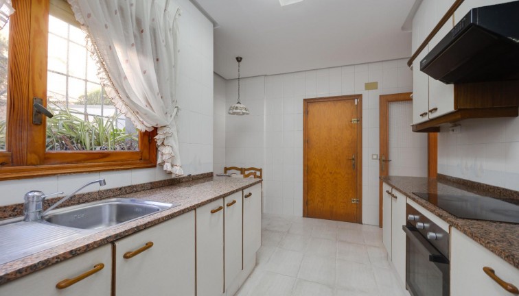 Resale - Chalet - Santa Pola