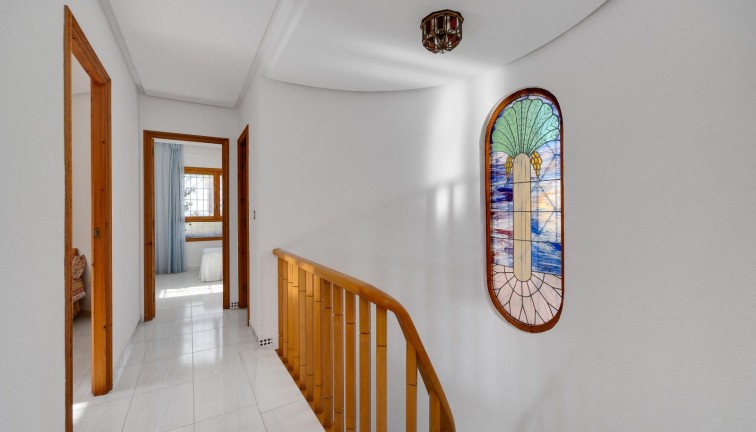 Resale - Chalet - Santa Pola