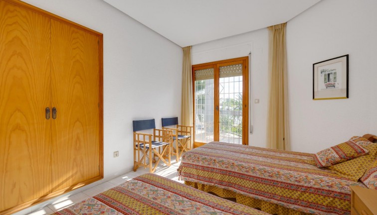 Resale - Chalet - Santa Pola