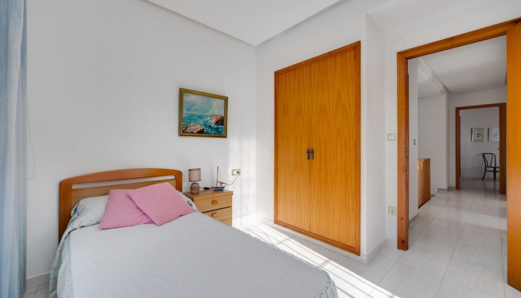 Resale - Chalet - Santa Pola