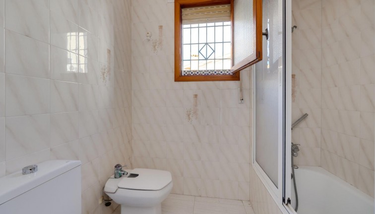 Resale - Chalet - Santa Pola