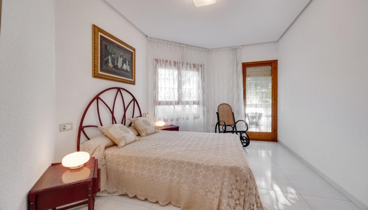 Resale - Chalet - Santa Pola