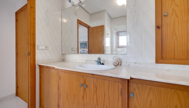 Resale - Chalet - Santa Pola