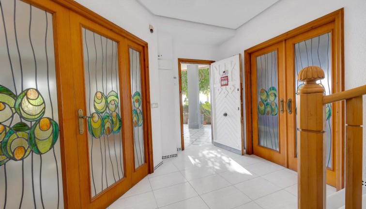 Resale - Chalet - Santa Pola