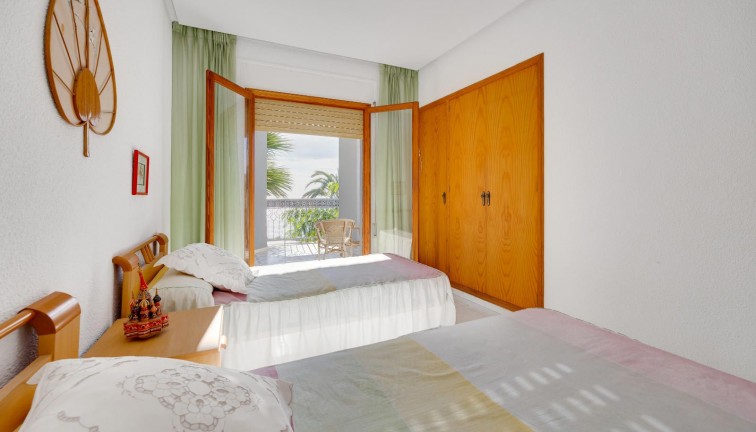 Resale - Chalet - Santa Pola