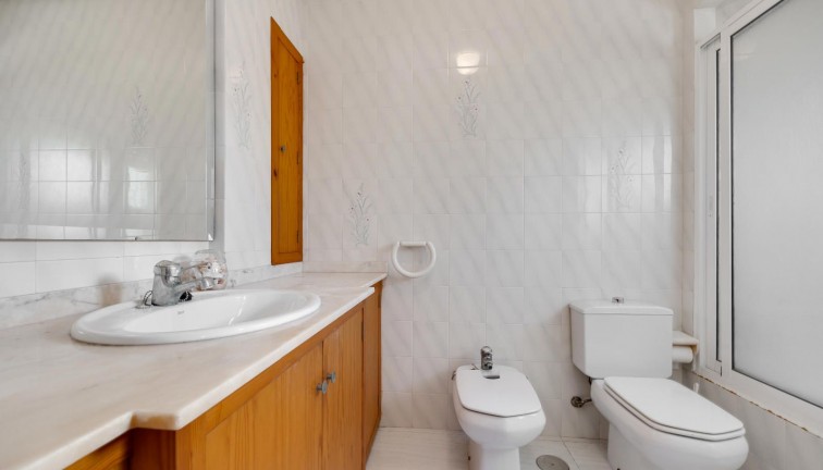 Resale - Chalet - Santa Pola