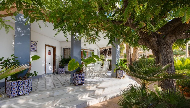 Resale - Chalet - Santa Pola