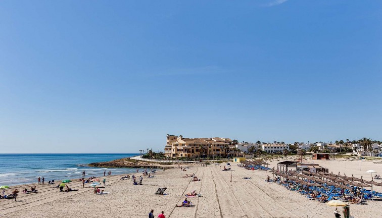 Uudistuotanto - Erillistalo - Orihuela Costa - La Zenia