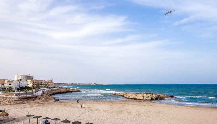 Uudistuotanto - Erillistalo - Orihuela Costa - La Zenia