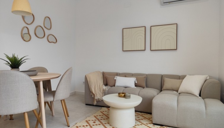 Resale - Bungalow - La Siesta