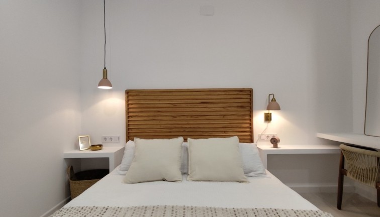 Resale - Bungalow - La Siesta