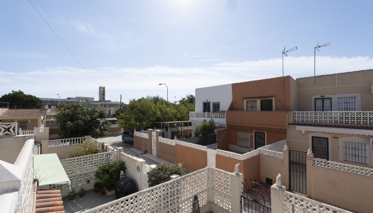 Reventa - Casa adosada - Torrevieja