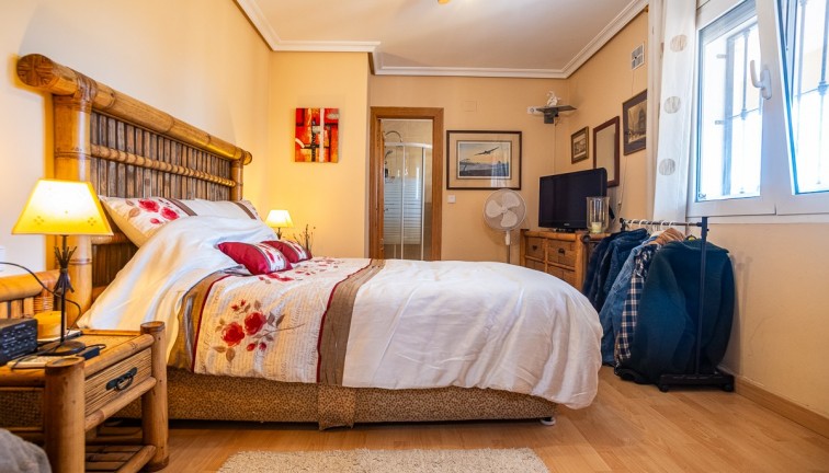 Jälleenmyynti - Erillistalo - Torrevieja - Los Balcones