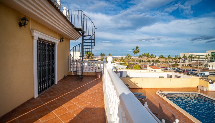 Jälleenmyynti - Erillistalo - Torrevieja - Los Balcones