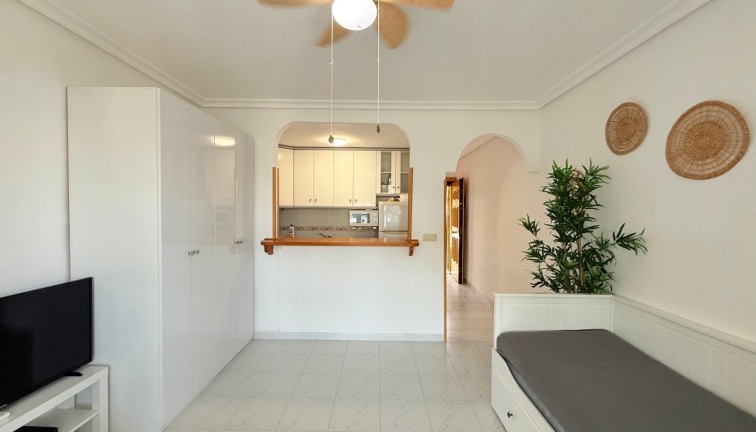 Jälleenmyynti - Yksiö - Torrevieja - LA MATA