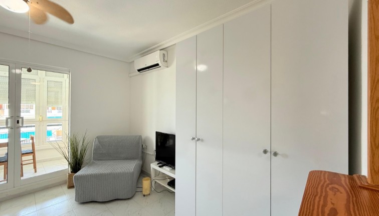 Jälleenmyynti - Yksiö - Torrevieja - LA MATA