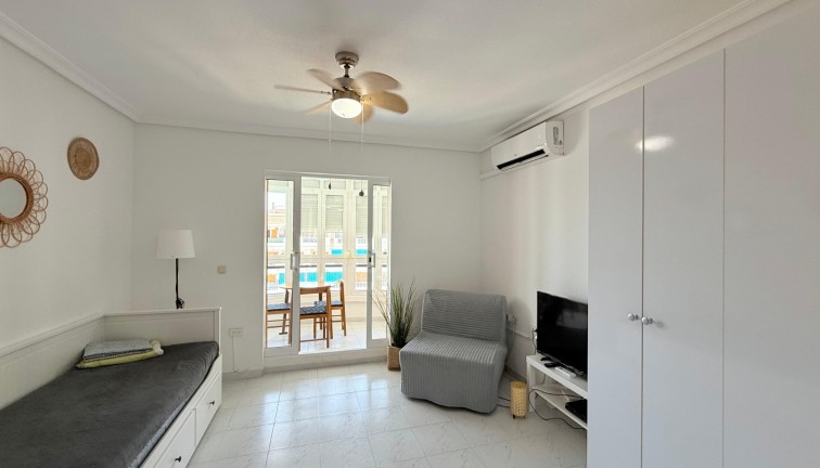 Jälleenmyynti - Yksiö - Torrevieja - LA MATA