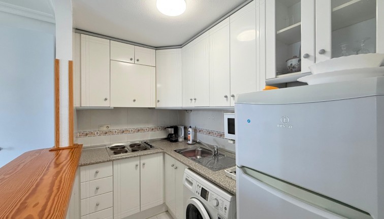 Jälleenmyynti - Yksiö - Torrevieja - LA MATA