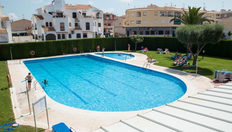 Jälleenmyynti - Bungalow - Torrevieja - Acequion