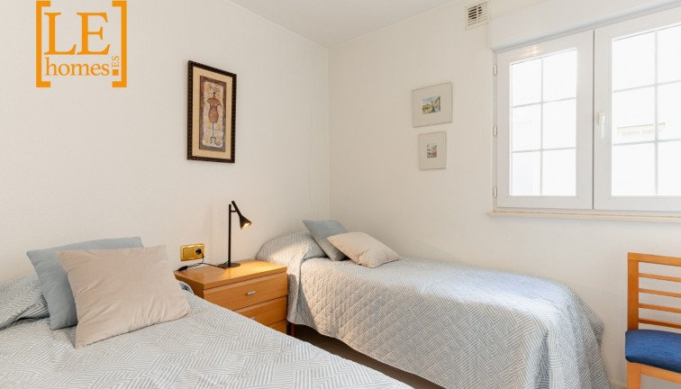 Jälleenmyynti - Asunto - Ylimmän kerroksen asunto - Torrevieja - Playa de los Locos