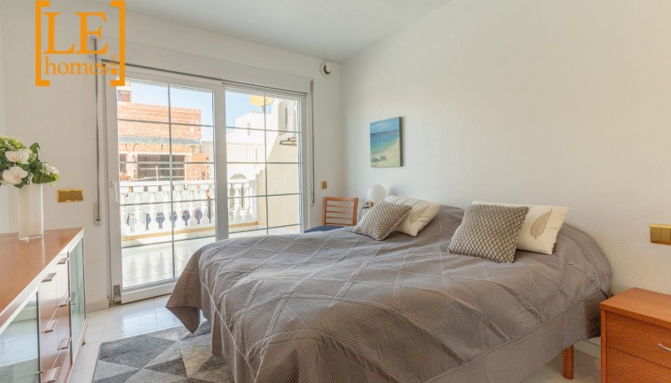 Jälleenmyynti - Asunto - Ylimmän kerroksen asunto - Torrevieja - Playa de los Locos