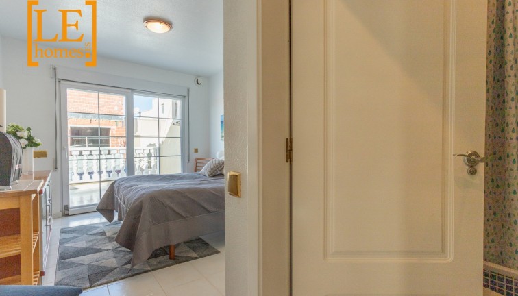 Jälleenmyynti - Asunto - Ylimmän kerroksen asunto - Torrevieja - Playa de los Locos