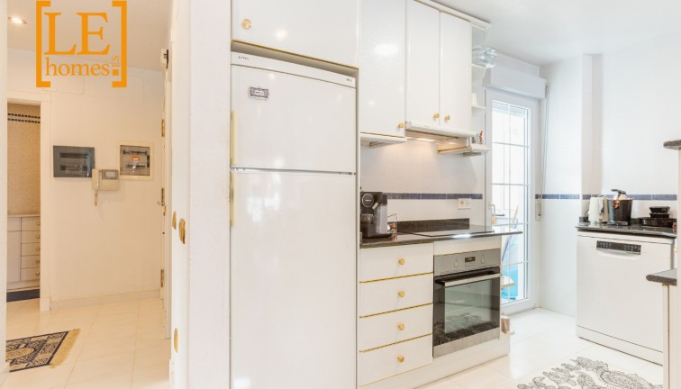 Jälleenmyynti - Asunto - Ylimmän kerroksen asunto - Torrevieja - Playa de los Locos