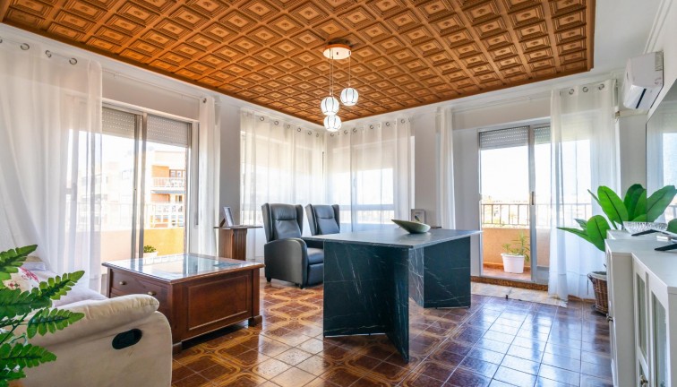 Jälleenmyynti - Asunto - Torrevieja - Acequion