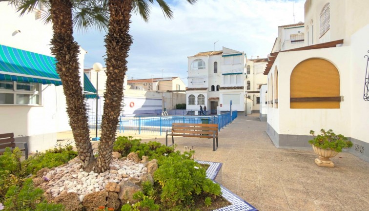 Jälleenmyynti - Yksiö - Torrevieja - Acequion