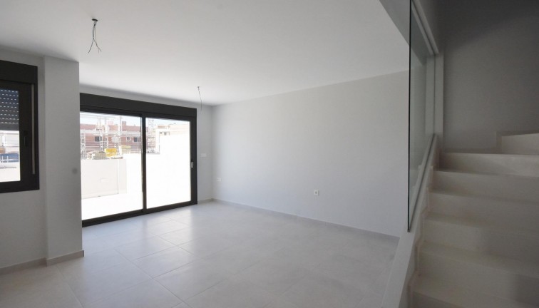 Uudistuotanto - Erillistalo - Mazarron - Puerto de Mazarron