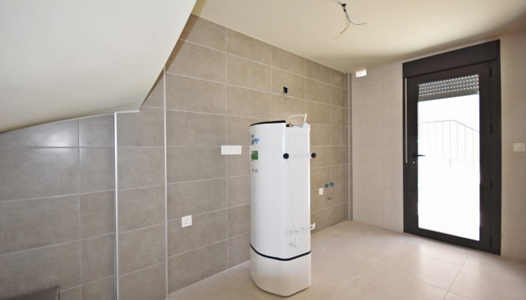 Uudistuotanto - Erillistalo - Mazarron - Puerto de Mazarron