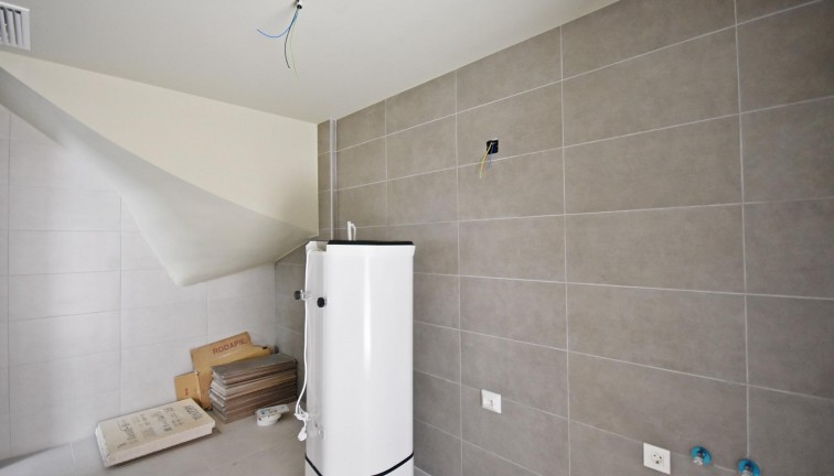 Uudistuotanto - Erillistalo - Mazarron - Puerto de Mazarron