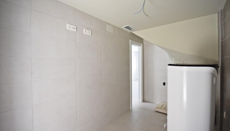 Uudistuotanto - Erillistalo - Mazarron - Puerto de Mazarron