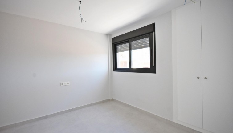 Uudistuotanto - Erillistalo - Mazarron - Puerto de Mazarron