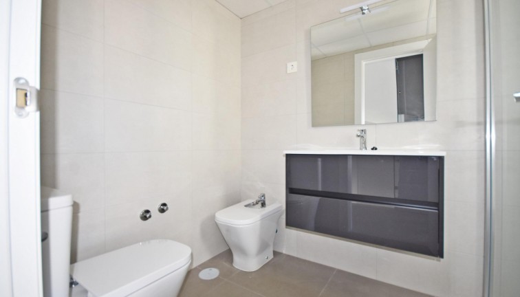 Uudistuotanto - Erillistalo - Mazarron - Puerto de Mazarron