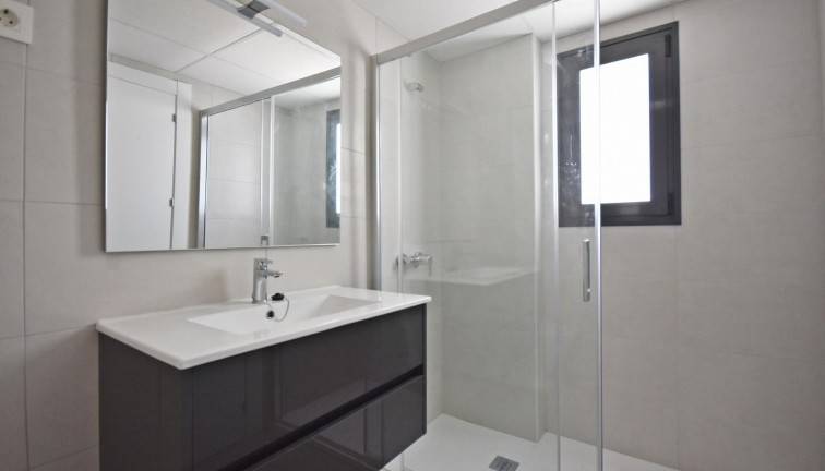 Uudistuotanto - Erillistalo - Mazarron - Puerto de Mazarron