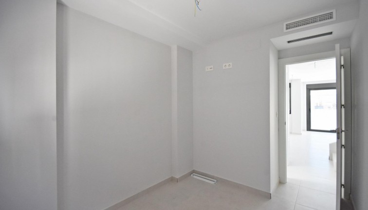 Uudistuotanto - Erillistalo - Mazarron - Puerto de Mazarron