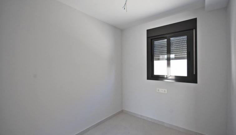 Uudistuotanto - Erillistalo - Mazarron - Puerto de Mazarron