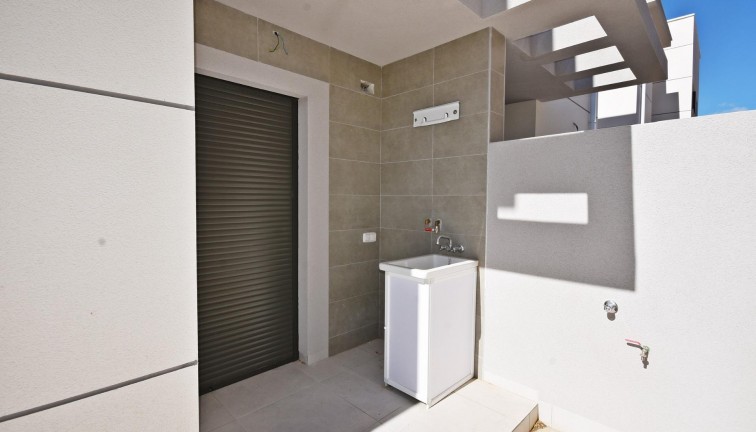 Uudistuotanto - Erillistalo - Mazarron - Puerto de Mazarron